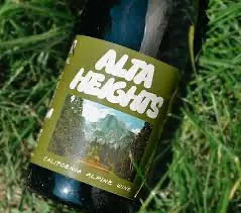 Alta Heights Pinot Noir 750ml