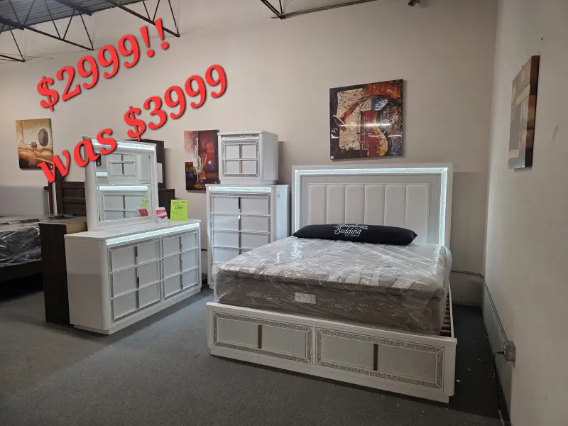 Floor Model Bed Set